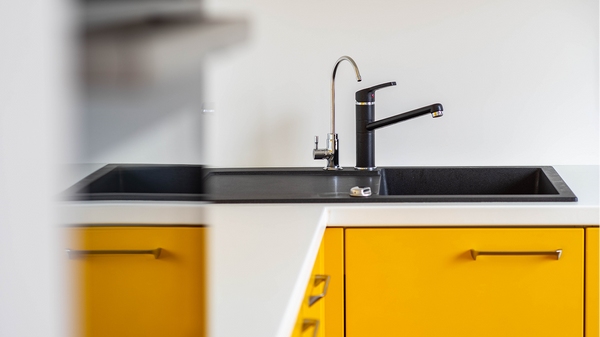 How to Choose the Right Kitchen Sink for Your Home  (Granite vs Stainless Steel vs Ceramic)