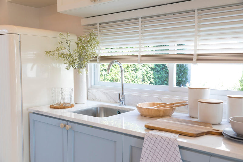Standard, gooseneck and pull-out kitchen mixer styles