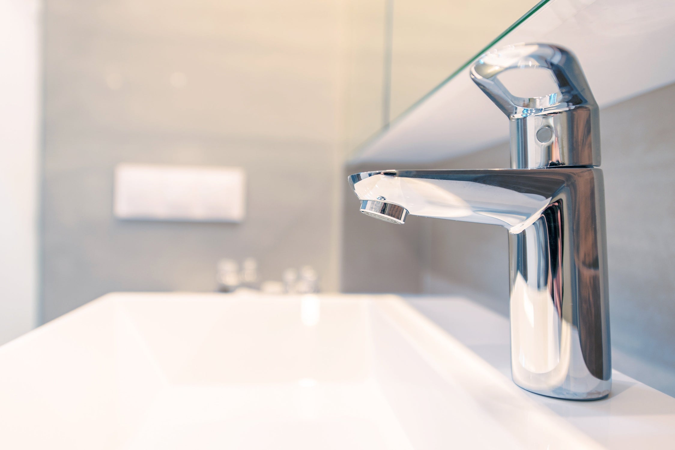 Short Basin Mixer