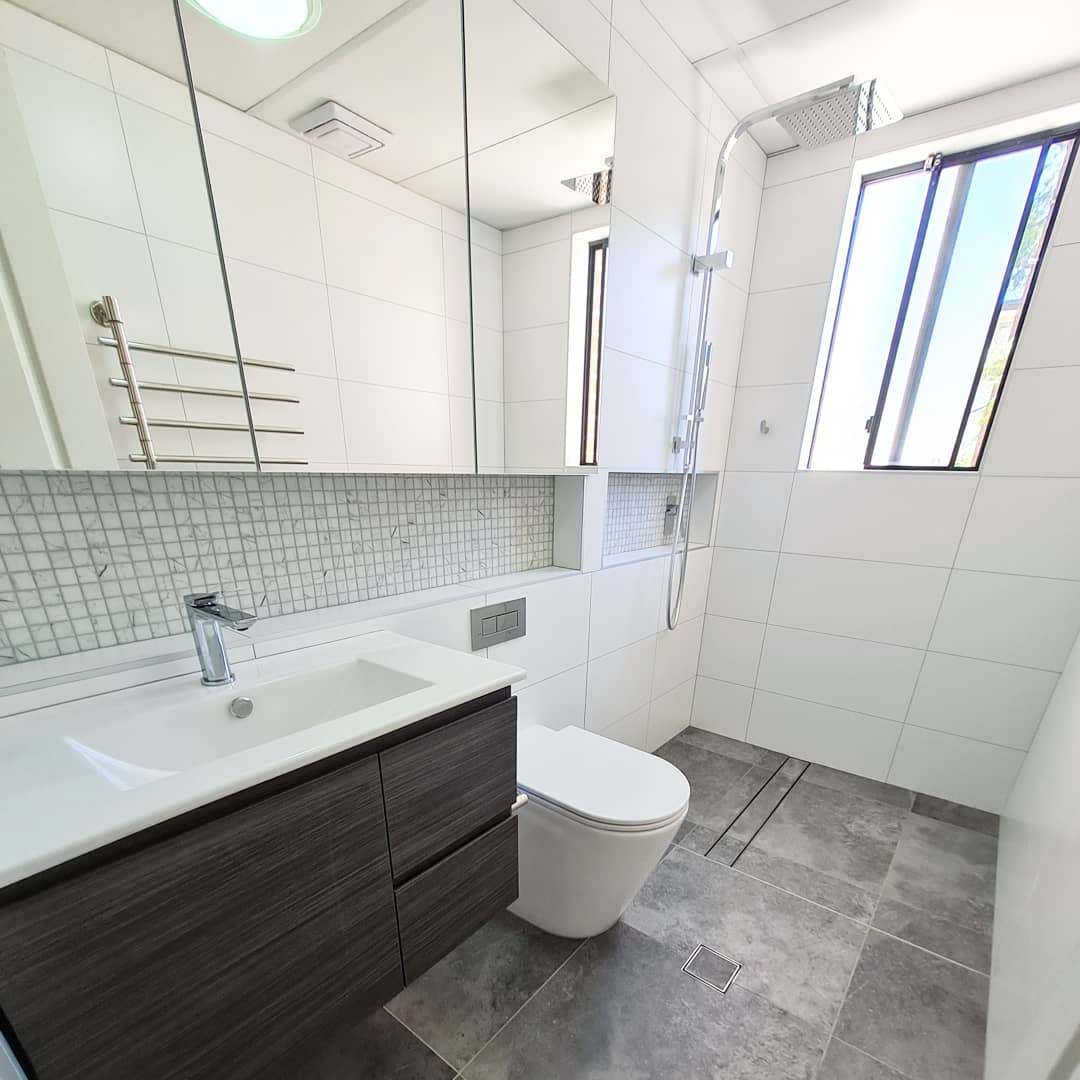 Experience luxury with our Chrome Silver Stainless Steel & Solid Brass 10" Shower Station Square. Enjoy a spa-like shower. Shop now for ultimate relaxation!-Shower Station-Ezymall AU